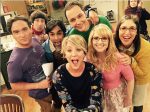 these-15-adorable-behind-the-scenes-photos-of-the-big-bang-theory-cast-show-us-the-science-477225